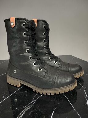 Roxy Black Bruna Boots